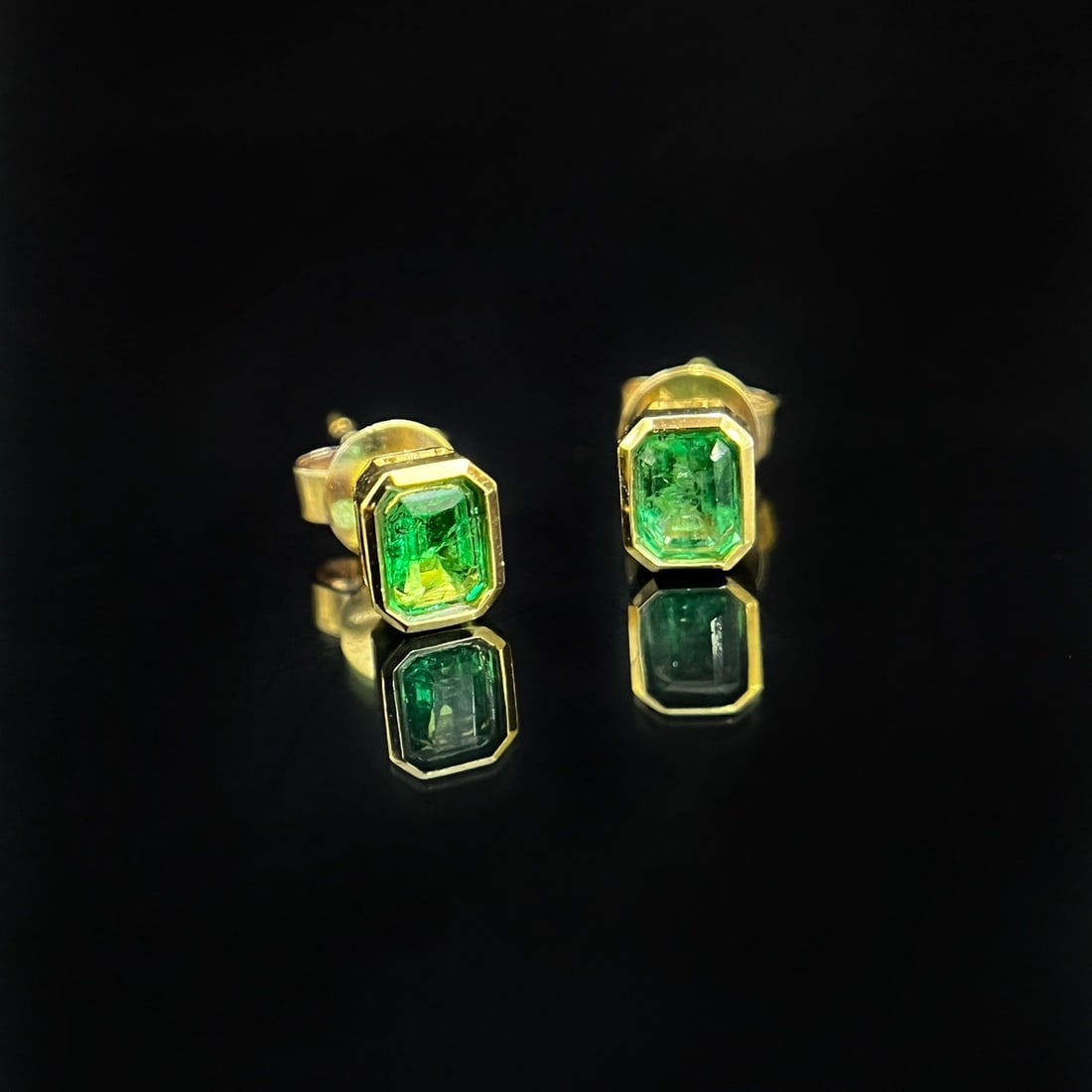 Express Shipping 18k Gold 0.38 Ct Natural Emerald Earrings - 3