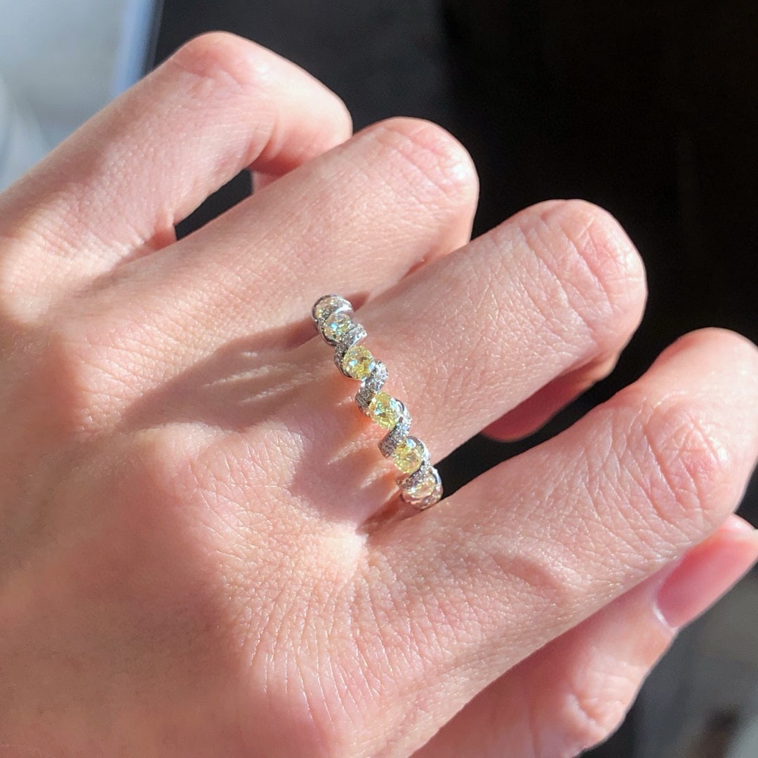 Express Shipping 18k Gold 2.16 Ctw Natural Yellow Diamond & Diamond Ring - 5