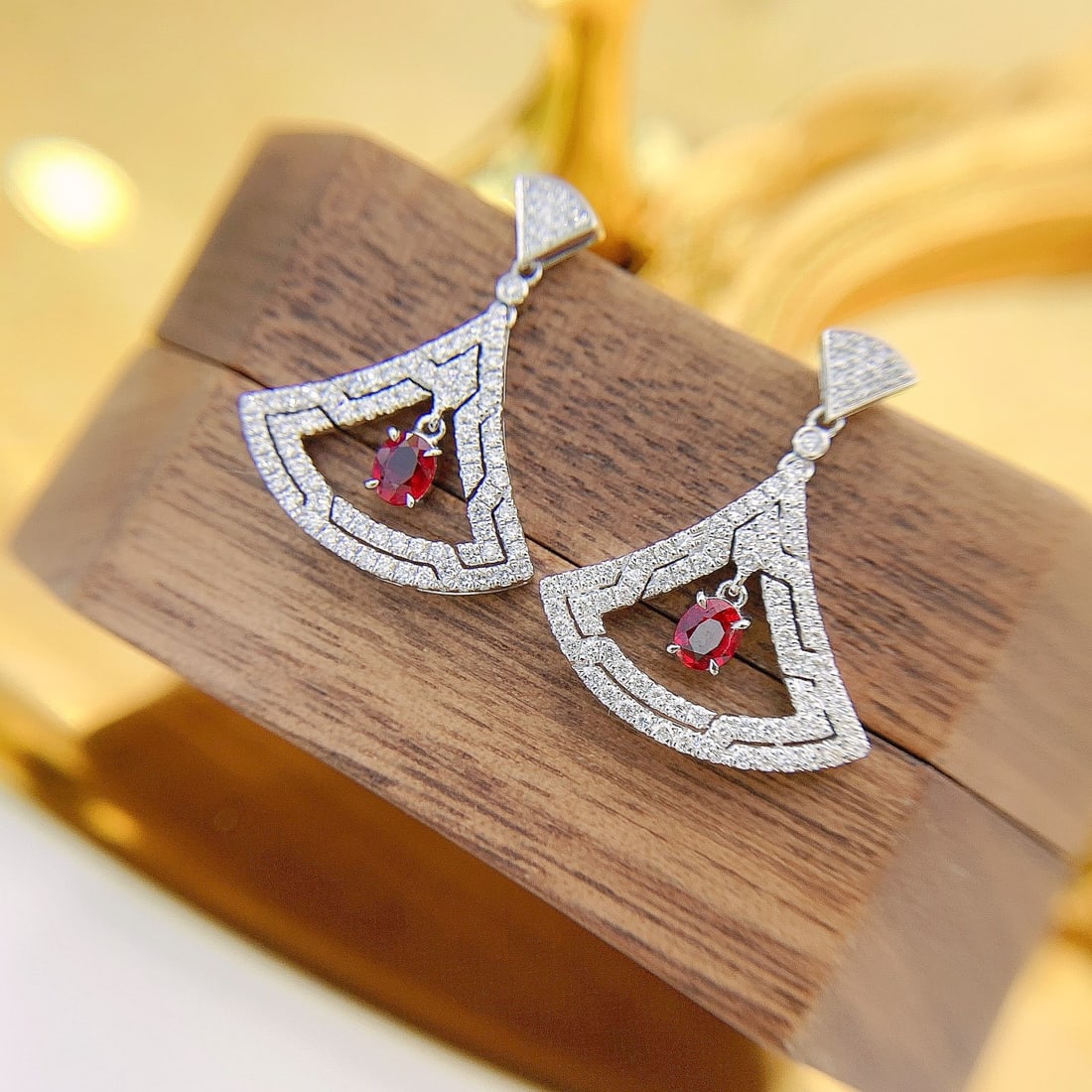 Express Shipping 18k Gold 0.89 Ctw Natural Ruby & Diamond Earrings - 3