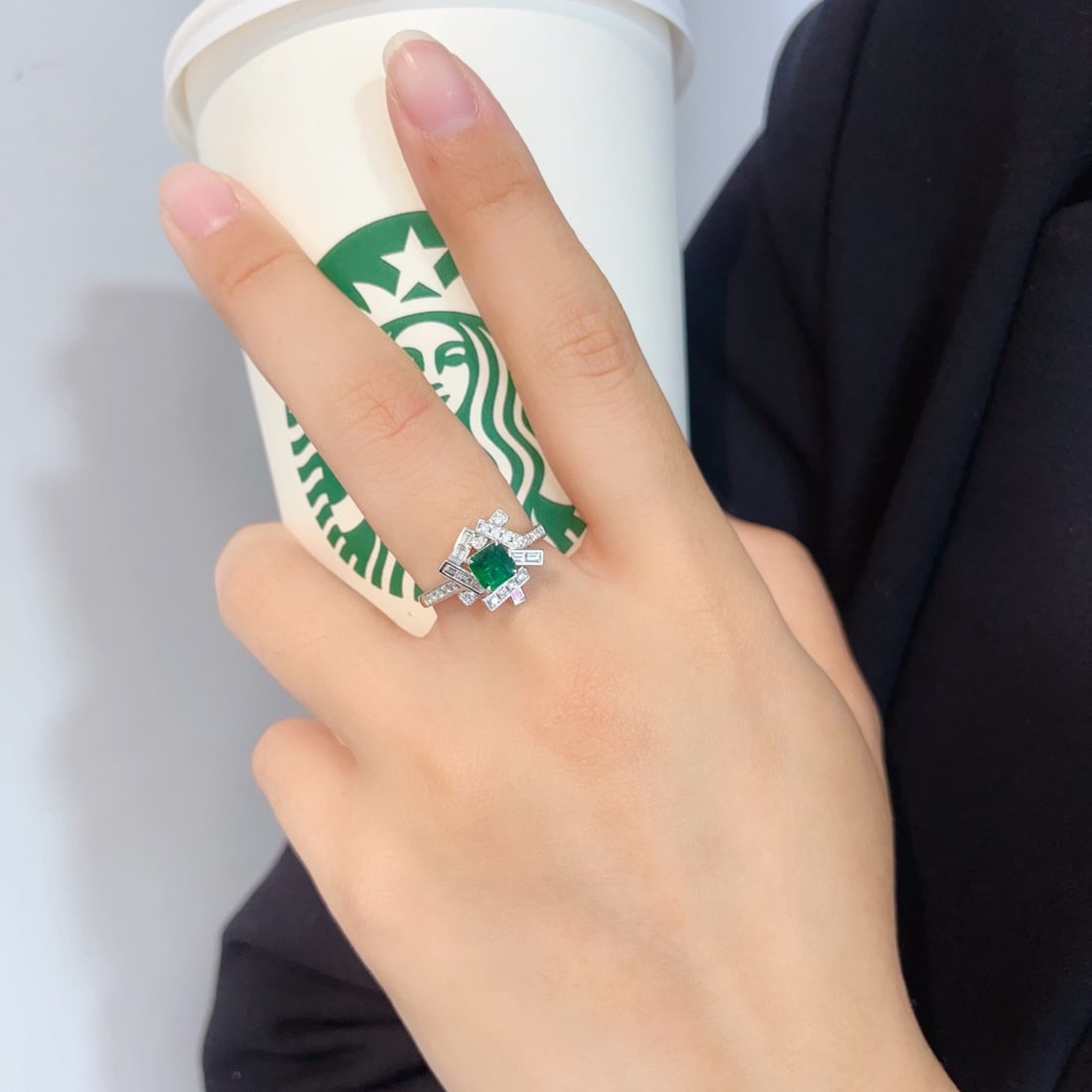 Express Shipping 18k Gold 1.01 Ctw Vivid Green Natural Emerald & Diamond Ring - 4