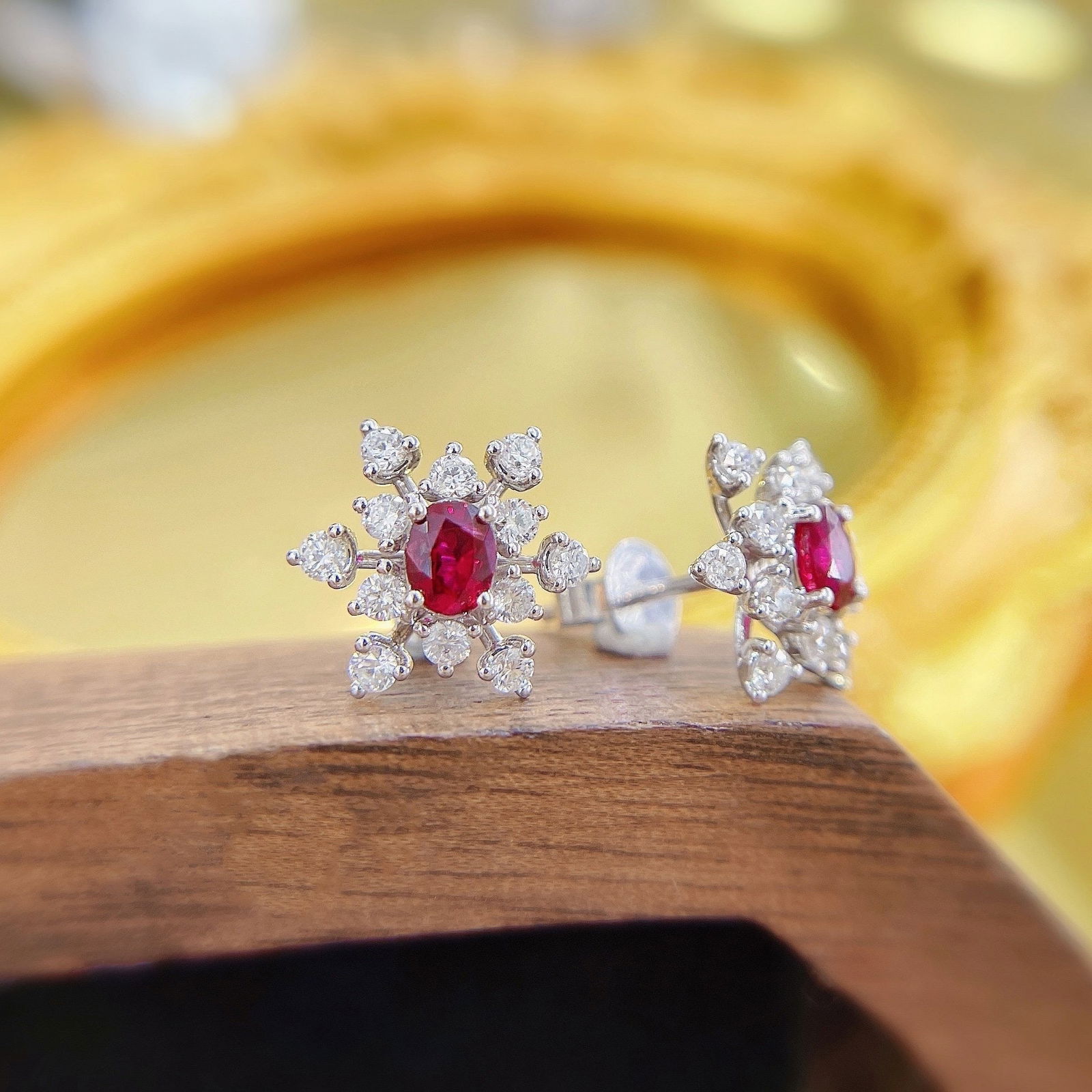 Express Shipping 18k Gold 0.89 Ctw Natural Ruby & Diamond Earrings - 3