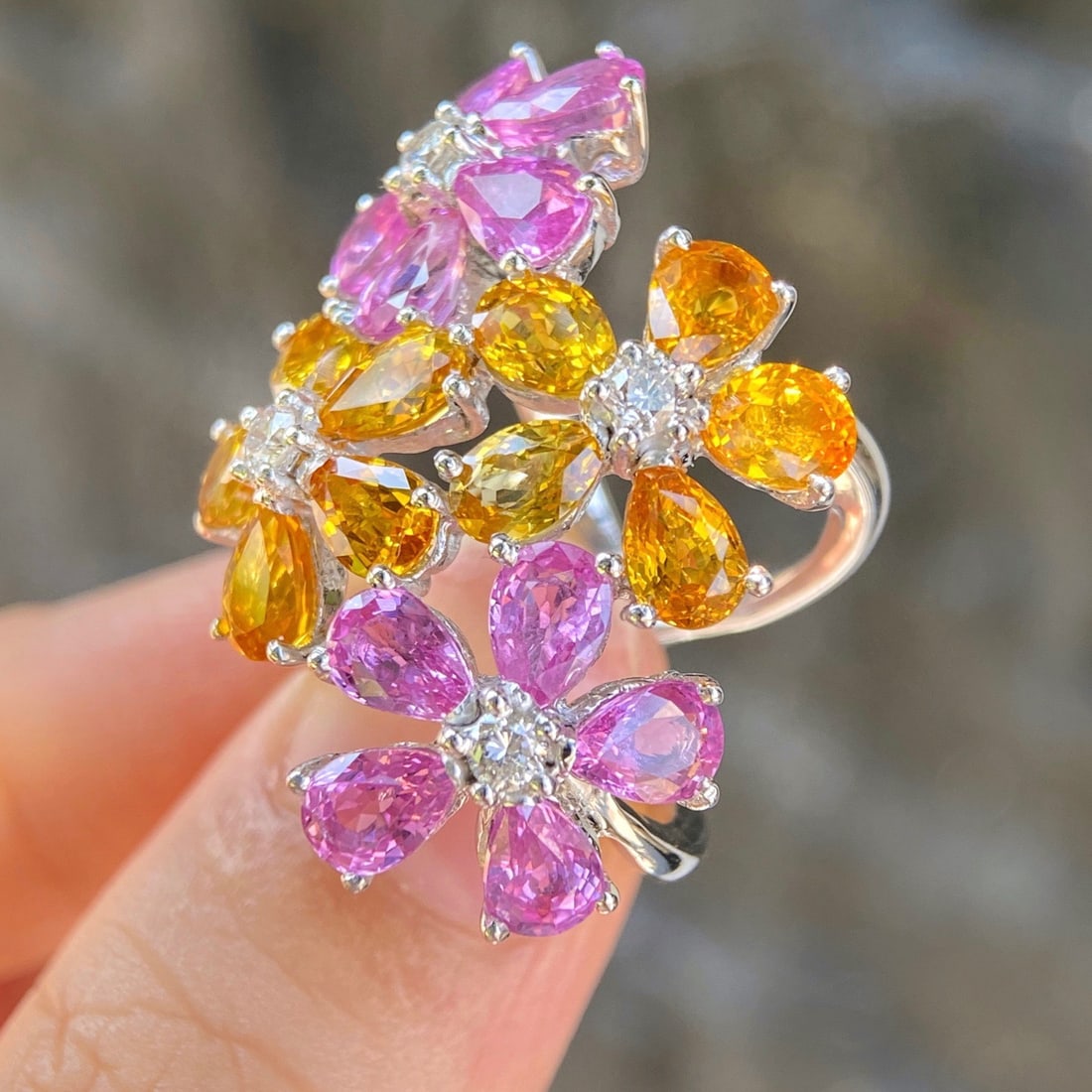 Express Shipping 18k Gold 11.37 Ctw Natural Sapphire & Diamond Ring: Ref:22232 // gold content:18k gold // ring size:6us // // main gemstone:sapphire // shape:pear // carat weight:11. 07ct // color:color // treatment:natural // // adjacent gemstone 2 : diamond //