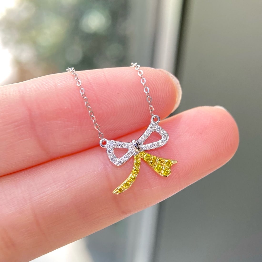 Express Shipping 18k Gold 0.19 Ct Natural Color Diamond Necklace: Ref:22263 // gold content:18k gold // main gemstone:diamond // shape:round // carat weight:0. 19ct // clarity grade:vs-si // color:color // treatment:natural // cut grade:g // Low Estimate: