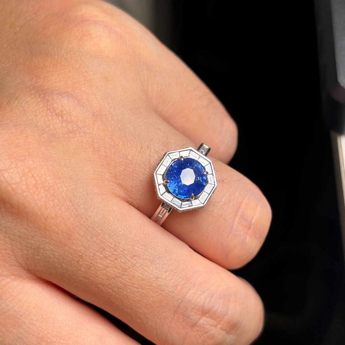 Express Shipping 18k Gold 2.70 Ctw Vivid Blue Natural Sapphire & Diamond Ring - 2