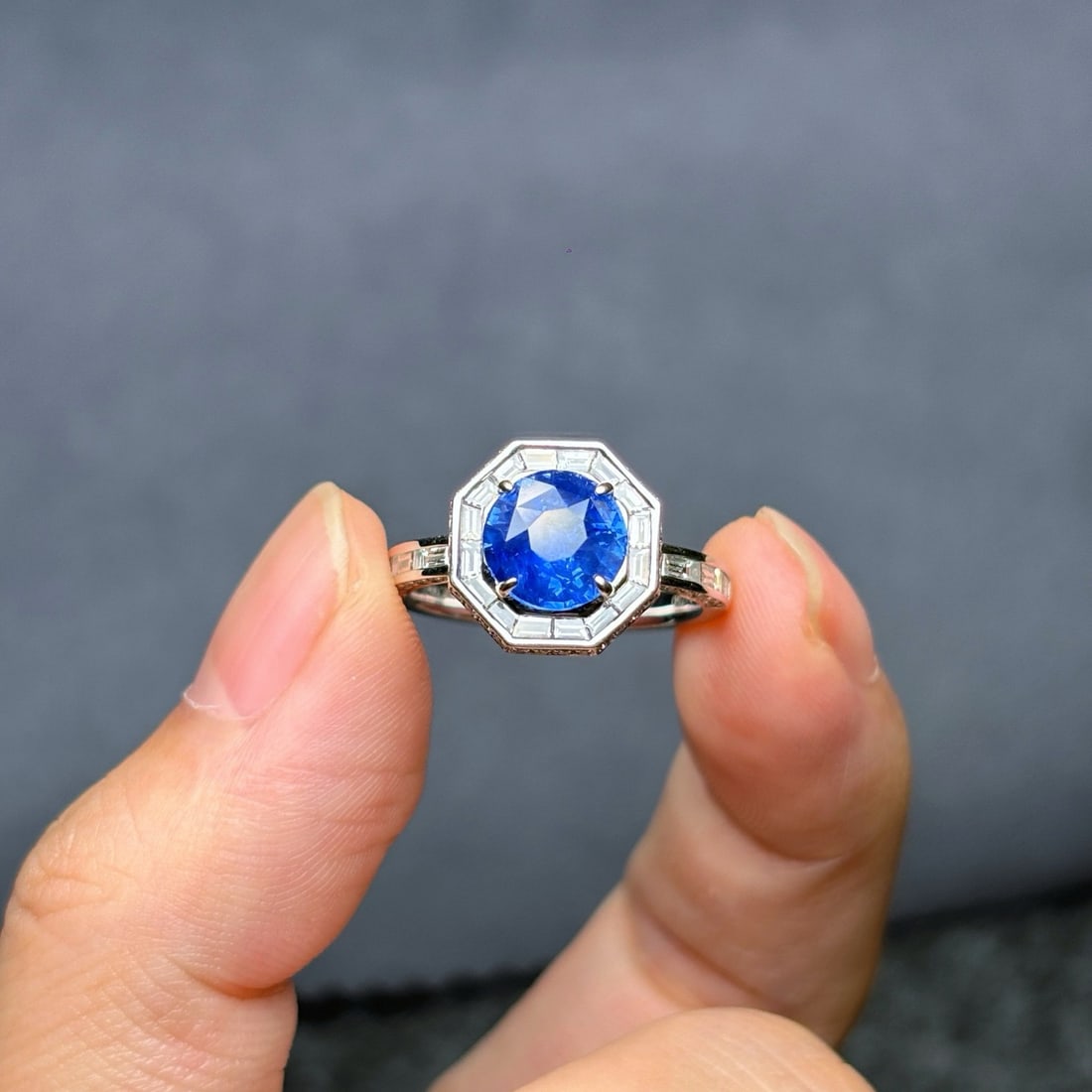 Express Shipping 18k Gold 2.70 Ctw Vivid Blue Natural Sapphire & Diamond Ring - 3