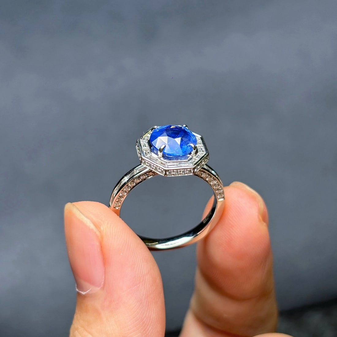 Express Shipping 18k Gold 2.70 Ctw Vivid Blue Natural Sapphire & Diamond Ring - 5