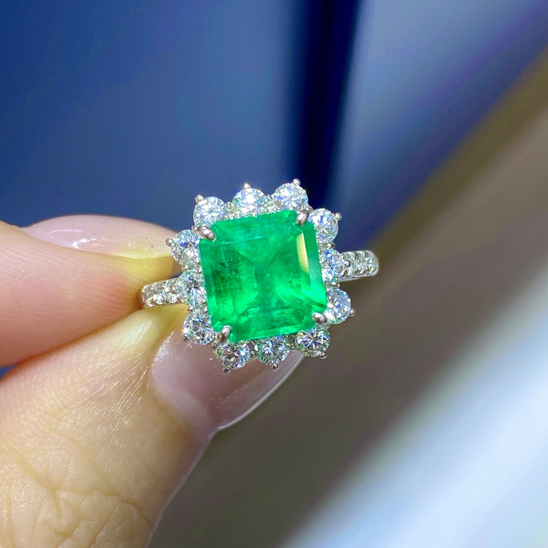 Express Shipping Pt950 3.86 Ctw Colombia Natural Emerald & Diamond Ring - 3