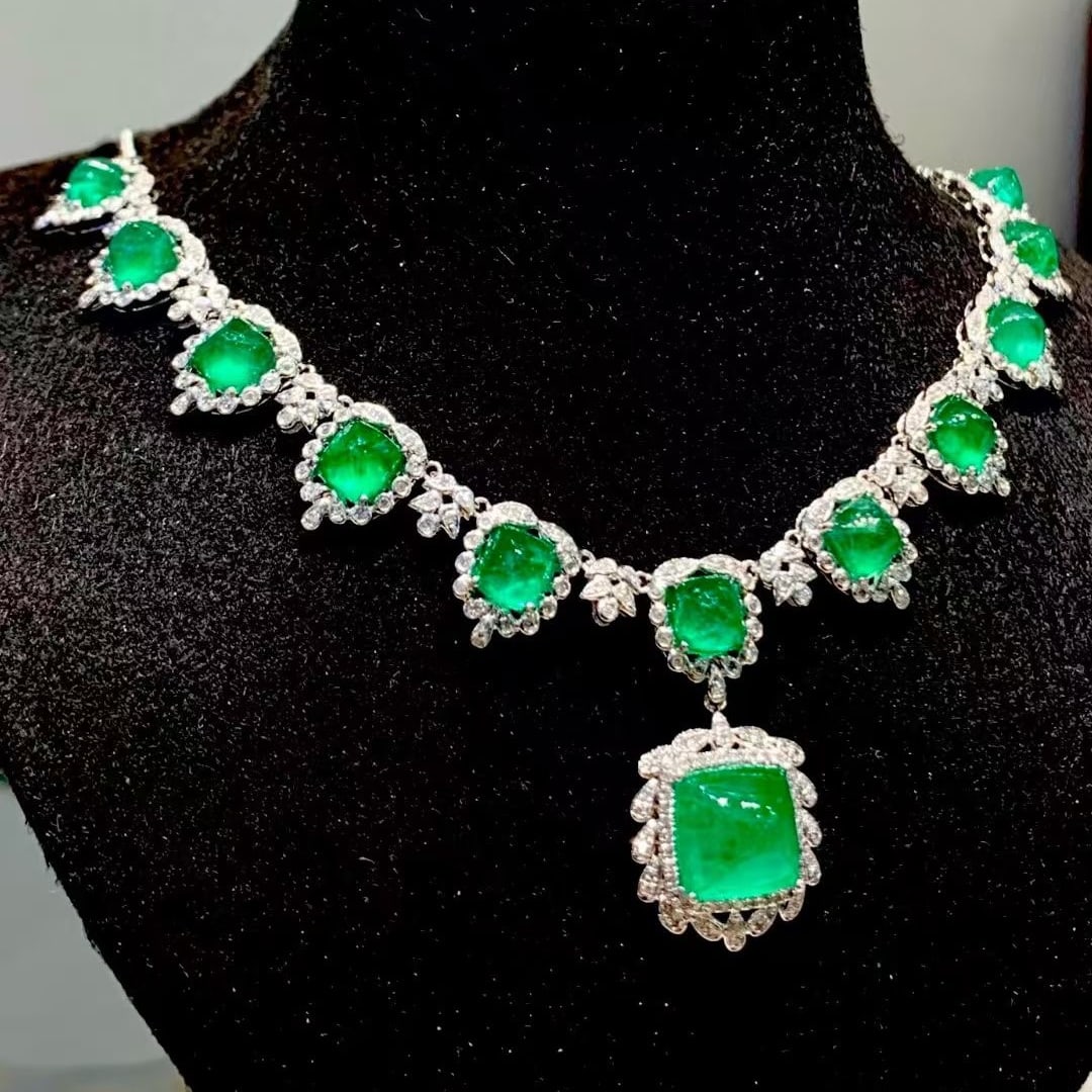 14k Gold 13.02 Ct Vivid Green Natural Emerald & Diamond Necklace - 2