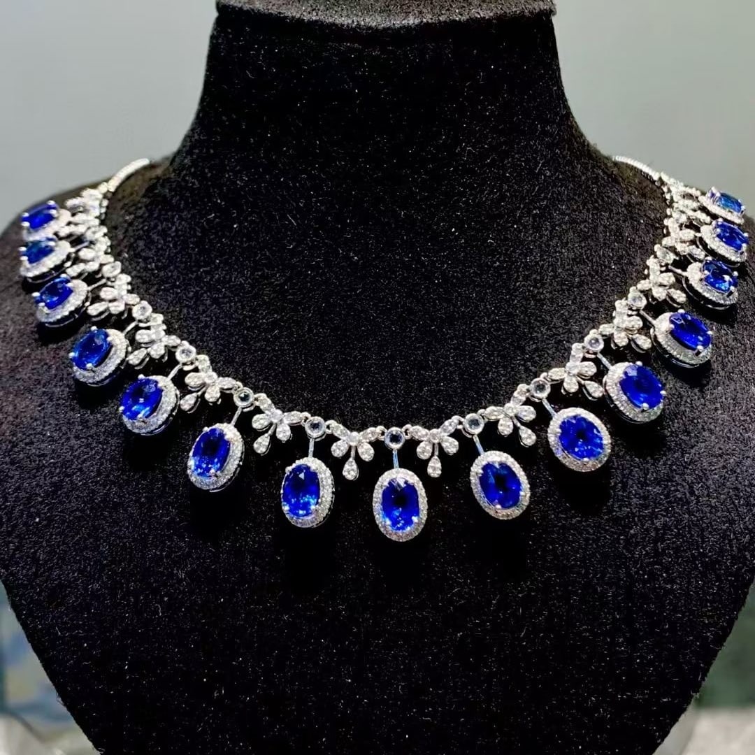 14k Gold 9.3 Ct Vivid Blue Natural Sapphire & Diamond Necklace - 4