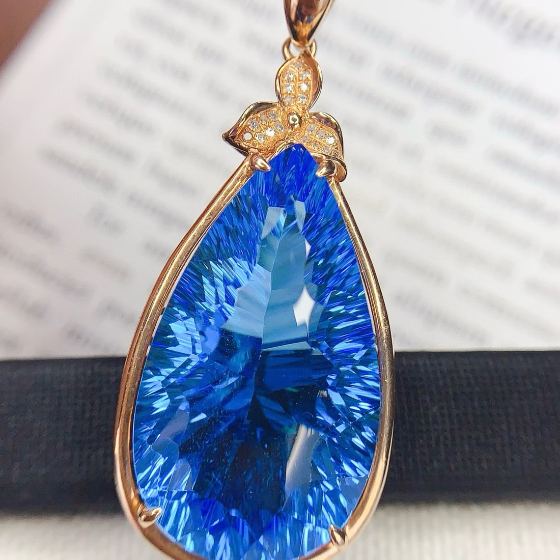 14k Gold 29 Ct Natural Topaz & Diamond Pendant( Without Chain ) - 4