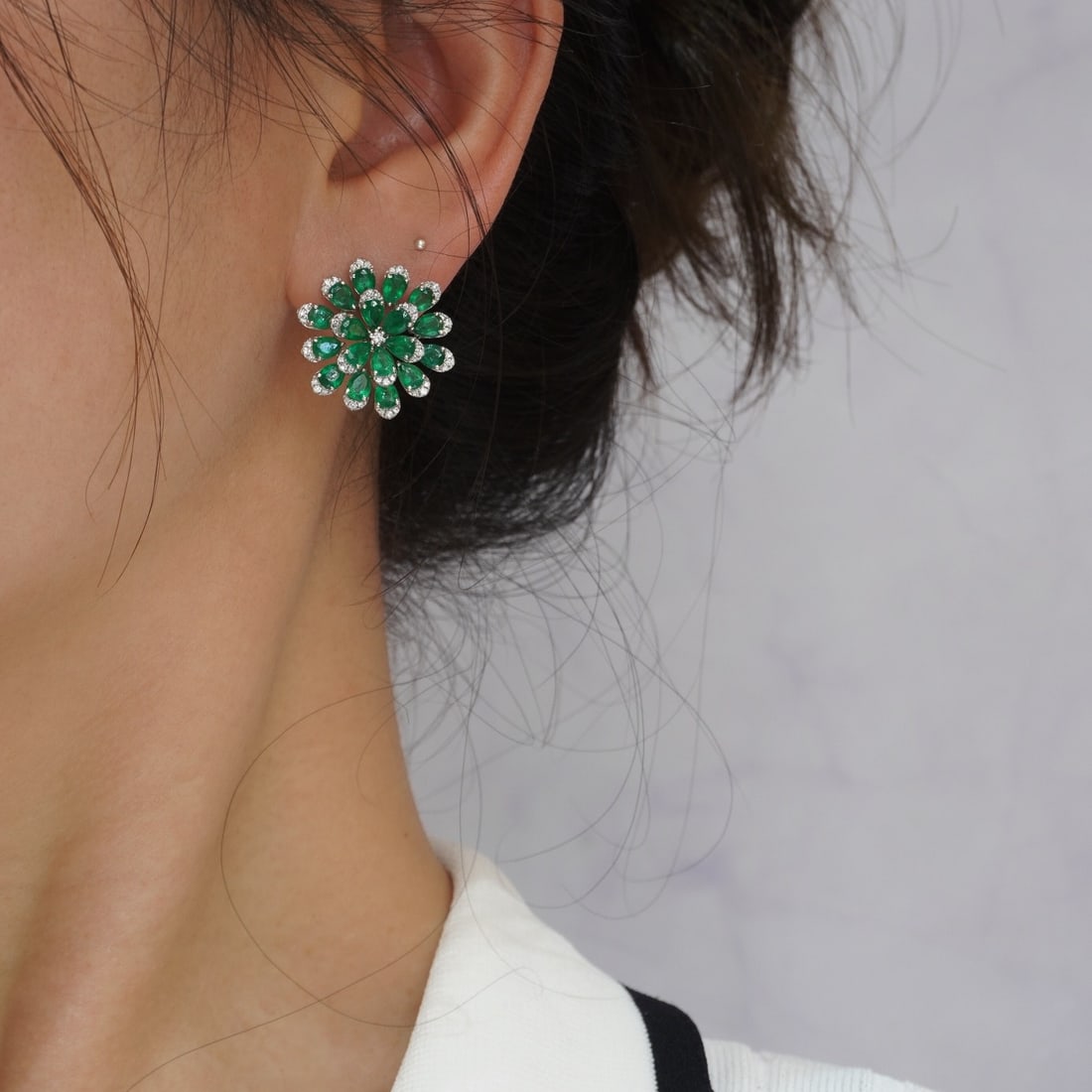 14k Gold 5.82 Ctw Natural Emerald & Diamond Earrings - 4