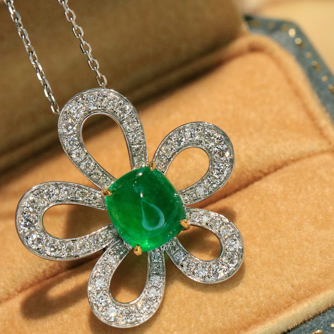 14k Gold 2.55 Ctw Vivid Green Natural Emerald & Diamond & Flowers Pendant( Without Chain ): Ref:231106073 // gold content:14k gold // main gemstone:emerald // shape:sugar-loaf // carat weight:1. 93ct // color:vivid green // treatment:natural // // adjacent gemstone 2 : diamond //