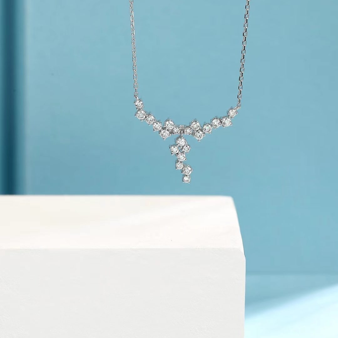 14k Gold 0.38 Ct Natural H Diamond Necklace: Ref:231106099 // gold content:14k gold // main gemstone:diamond // shape:round // carat weight:0. 38ct // clarity grade:vs-si // color:h // treatment:natural // cut grade:g // Low Estimate: