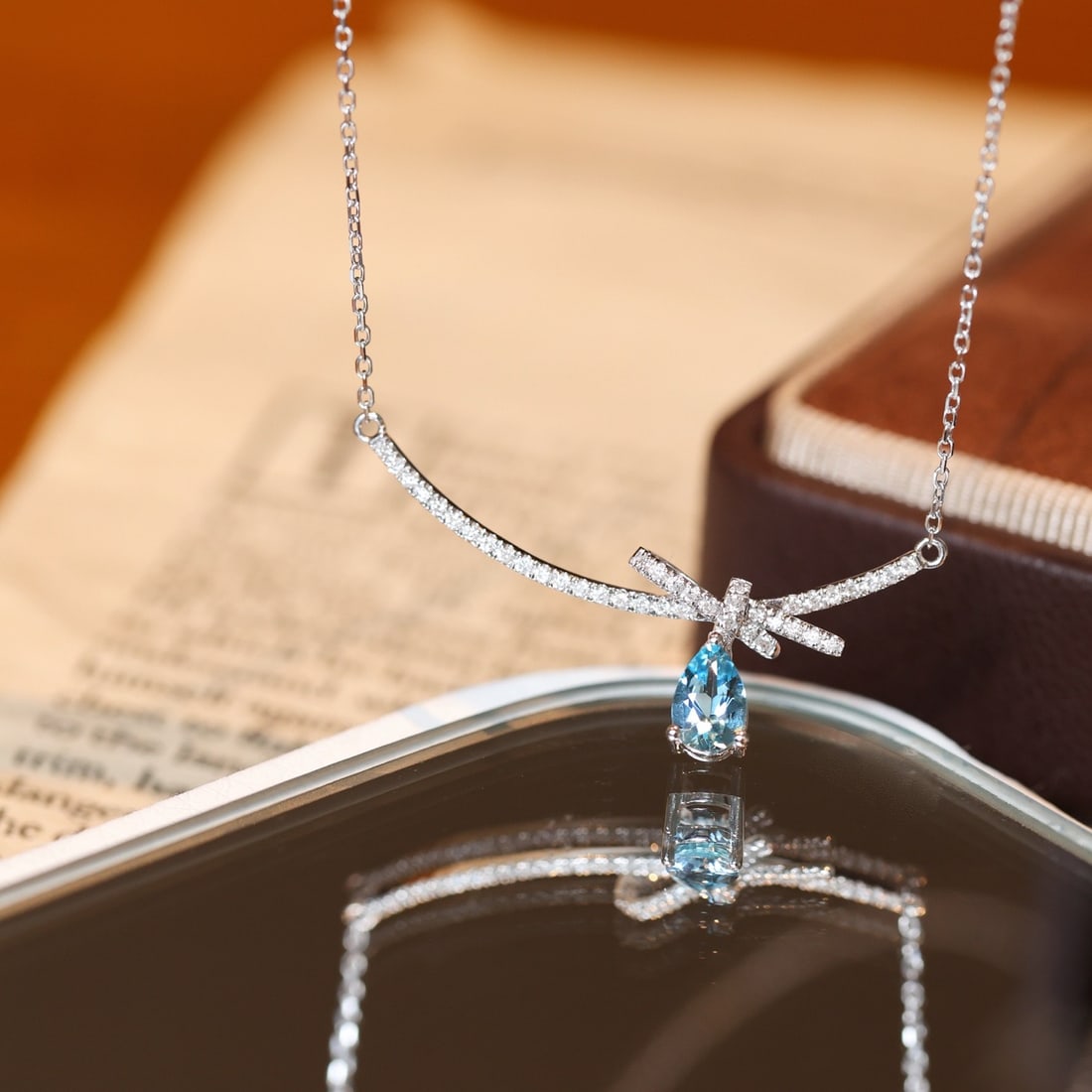 14k Gold 0.62 Ctw Natural Aquamarine & Diamond Necklace: Ref:231106132 // gold content:14k gold // main gemstone:aquamarine // shape:pear // carat weight:0. 41ct // color:santa maria color // treatment:natural // // adjacent gemstone 2 : diamond //