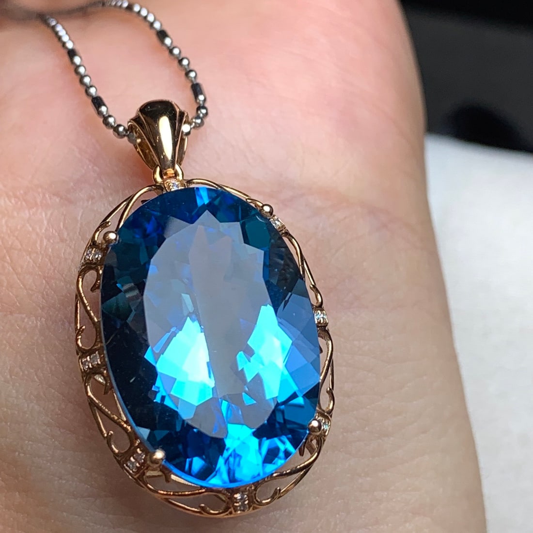 14k Gold 30 Ct Natural Topaz & Diamond Pendant( Without Chain ) - 3