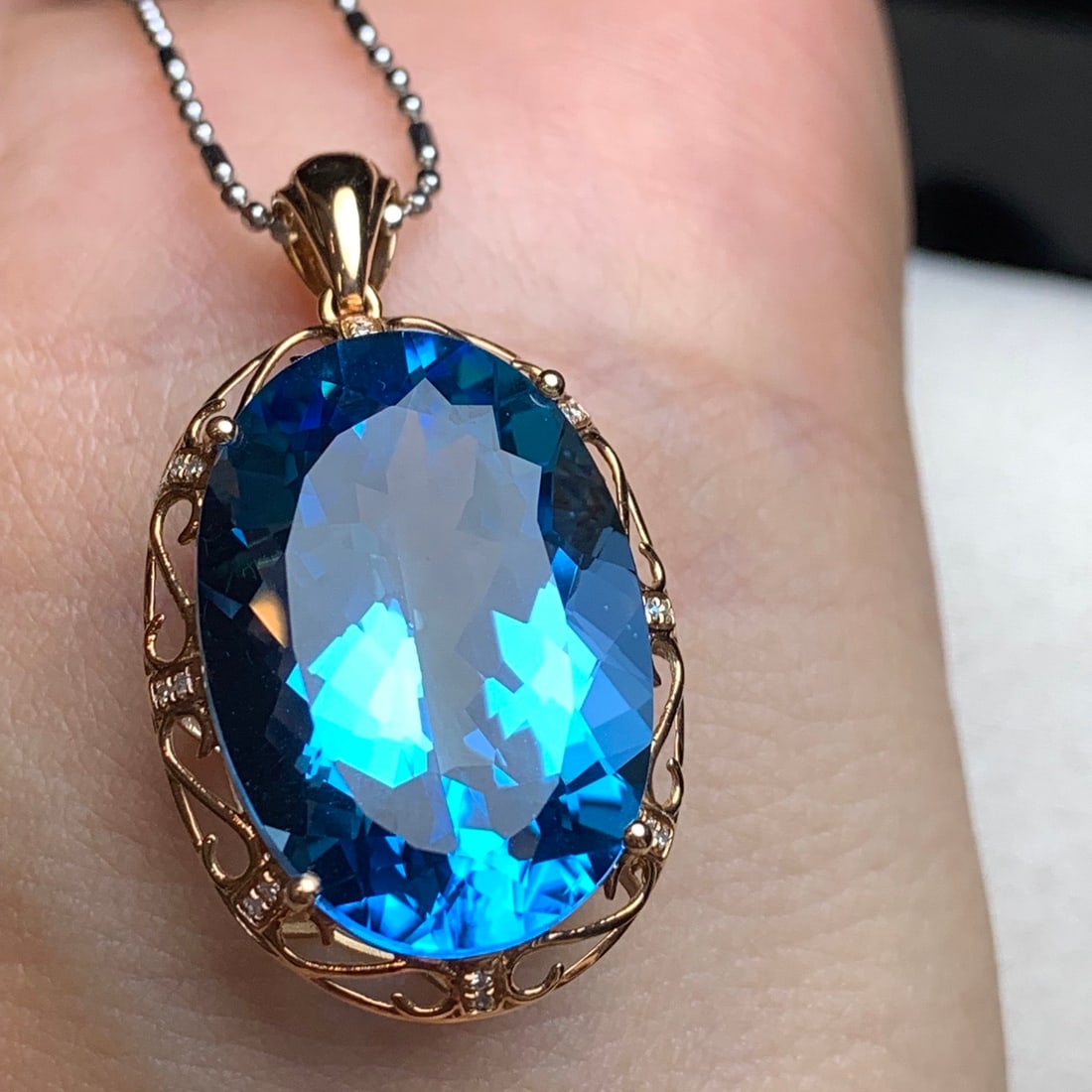 14k Gold 30 Ct Natural Topaz & Diamond Pendant( Without Chain ) - 5