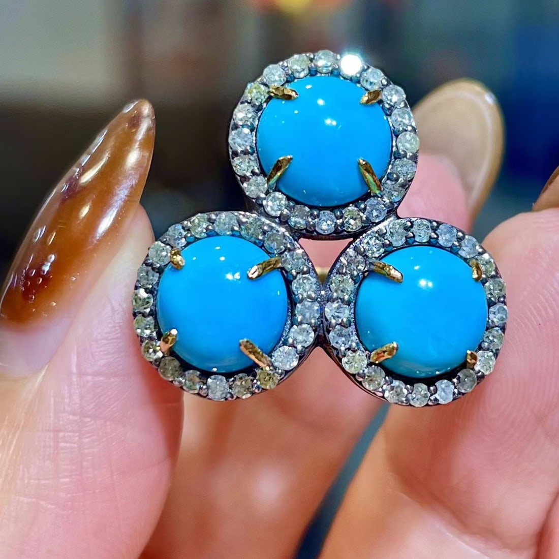 14k Gold 6.09 Ctw Natural Sapphire & Diamond Ring: Ref:231106153 // gold content:14k gold // ring size:7. 25us // // main gemstone:sapphire // shape:round // carat weight:5. 08ct // color:blue // treatment:natural // cut grade:g // // adjacent