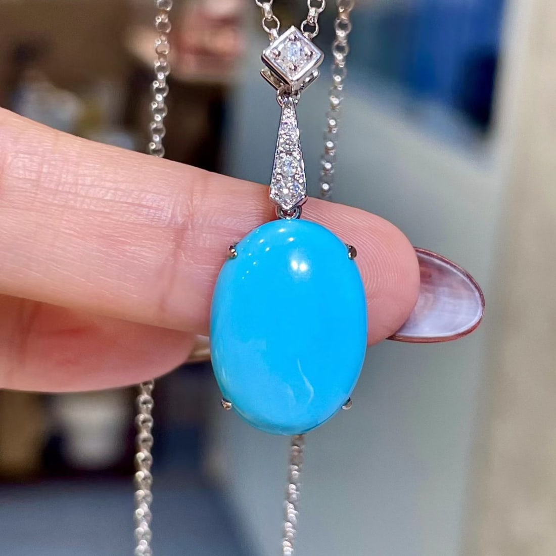 14k Gold 10.11 Ctw Natural Blue Turquoise & Diamond Necklace: Ref:231106175 // gold content:14k gold // main gemstone:blue turquoise // shape:oval // carat weight:9. 99ct // color:blue // treatment:natural // // adjacent gemstone 2 : diamond // shape:round //