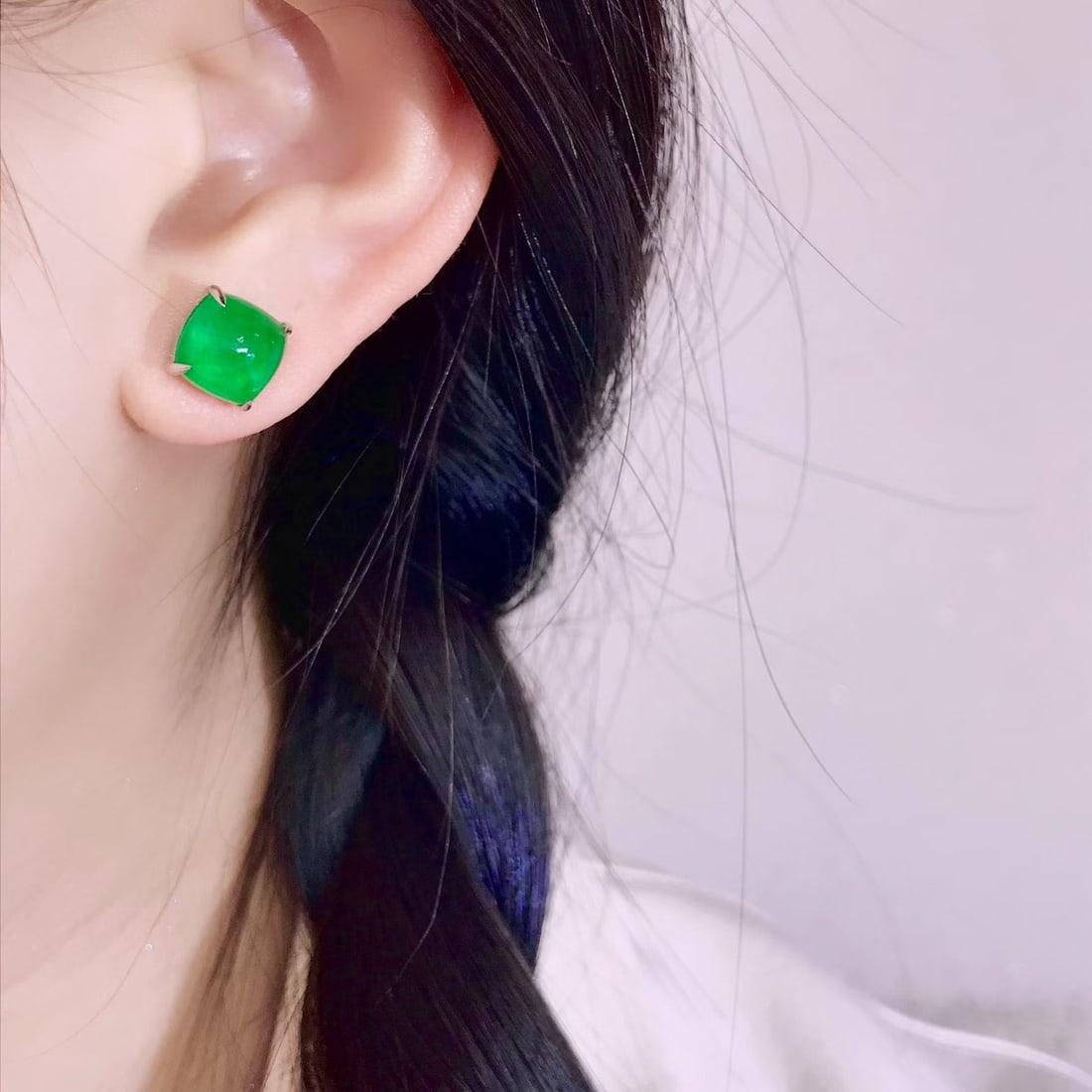 14k Gold 6.2 Ct Vivid Green Natural Emerald Earrings - 4