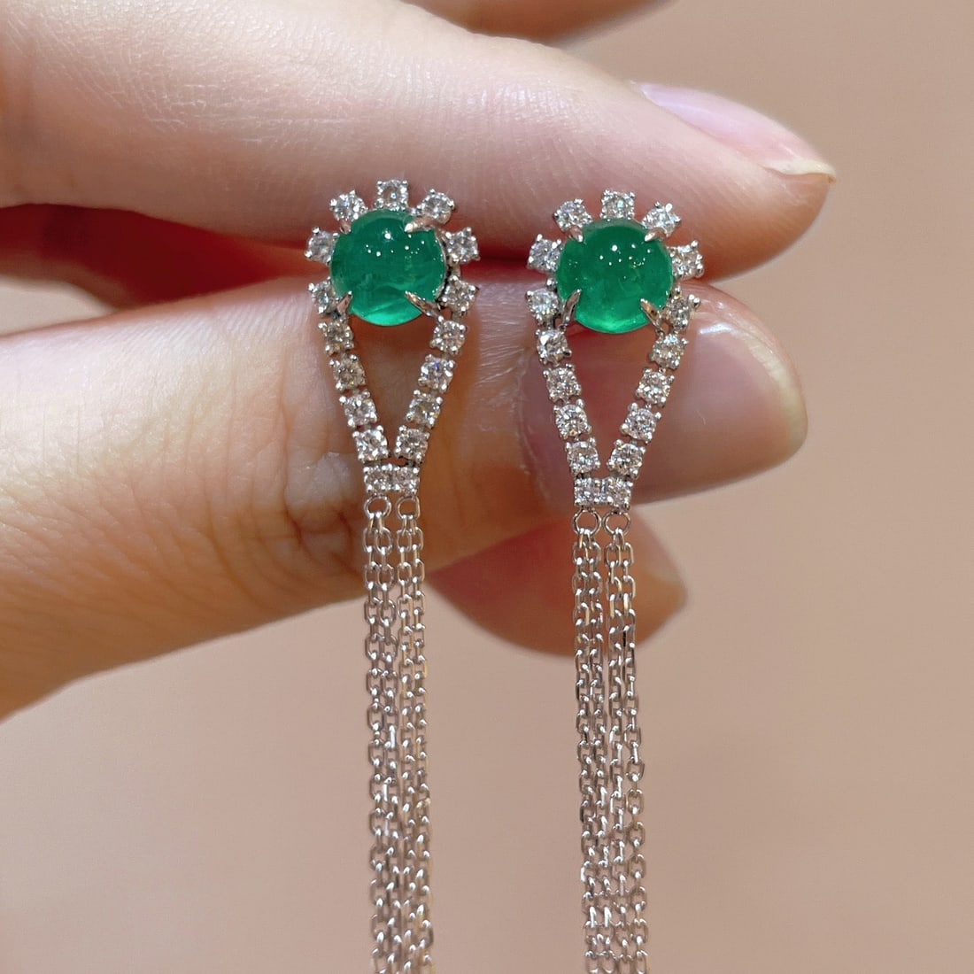 14k Gold 2.25 Ctw Natural Emerald & Diamond Earrings: Ref:231106210 // gold content:14k gold // main gemstone:emerald // shape:round // carat weight:1. 73ct // color:green // treatment:natural // cut grade:g // // adjacent gemstone 2 : diamond //
