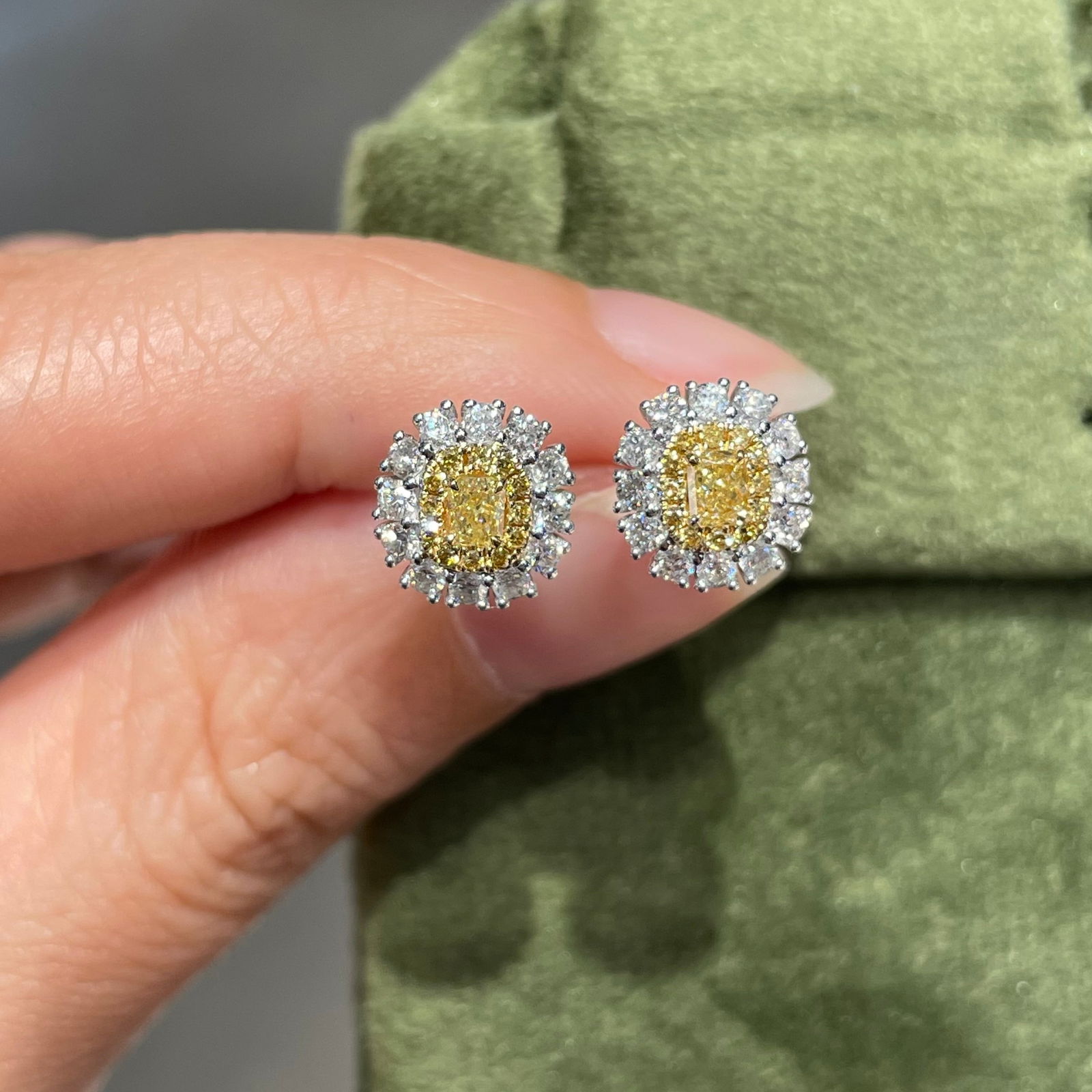 14k Gold 0.72 Ctw Natural Yellow Diamond & Diamond Earrings - 4