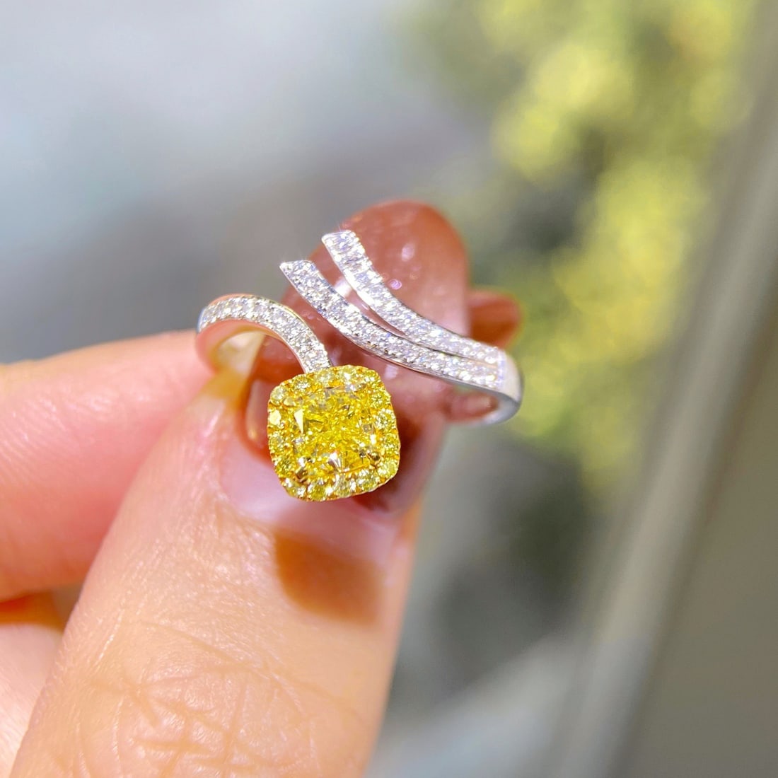 Gia Certified 14k Gold 0.77 Ctw Natural Yellow Diamond & Diamond Ring: Ref:231106442 // gold content:14k gold // ring size:7. 25us // // main gemstone:yellow diamond // certified:gia // shape:cushion // carat weight:0. 52ct // clarity grade:vvs2 // color:yellow //