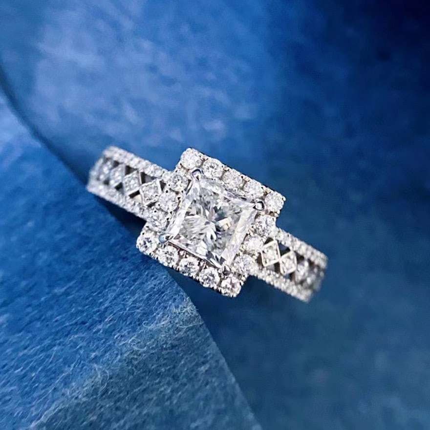 Gia Certified 14k Gold 1.40 Ctw Natural G Si2 Princess Diamond Ring: Ref:230794001 // gold content:14k gold // ring size:7. 25us // // main gemstone:diamond // certified:gia // shape:princess // carat weight:1. 02ct // clarity grade:si2 // color:f // treatment:natural