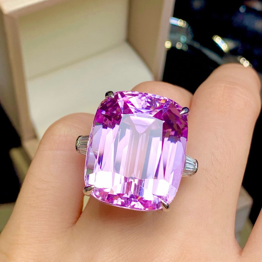 14k Gold 62.45 Ct Natural Kunzite & Diamond Ring - 6