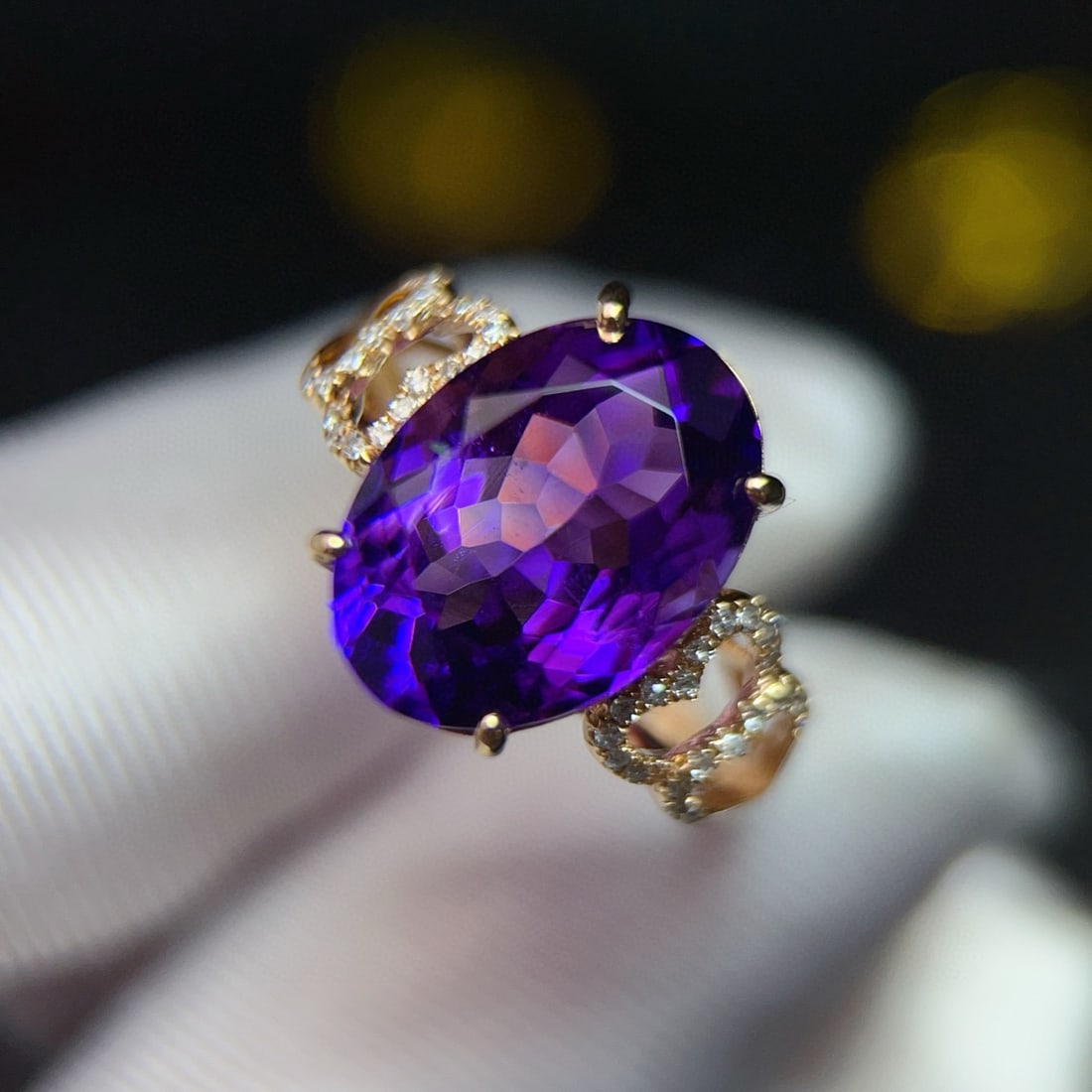 14k Gold 6 Ct Natural Amethyst & Diamond Ring - 2