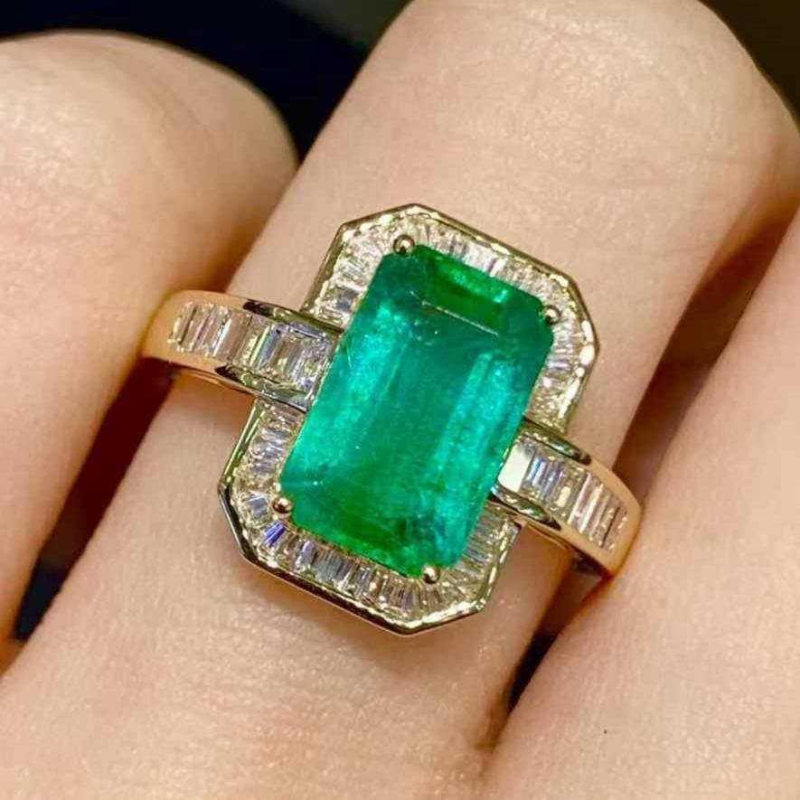 14k Gold 2.6 Ct Natural Emerald & Diamond Ring - 4