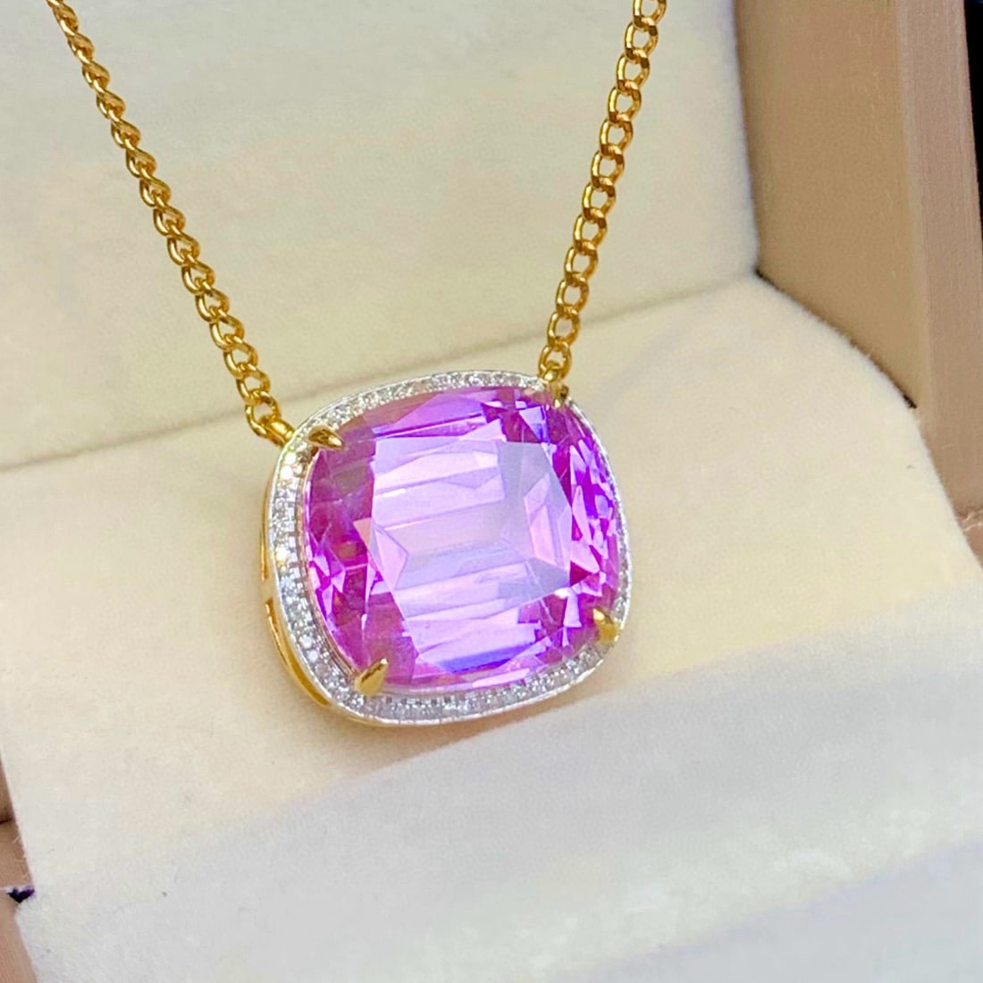 14k Gold 20.2 Ct Natural Kunzite & Diamond Necklace - 2