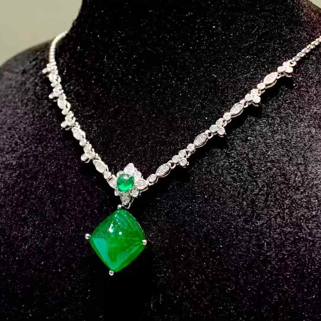 14k Gold 5.8 Ct Vivid Green Natural Emerald & Diamond Necklace - 2