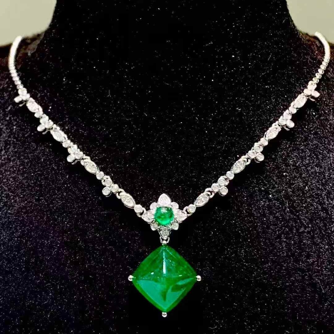 14k Gold 5.8 Ct Vivid Green Natural Emerald & Diamond Necklace - 3