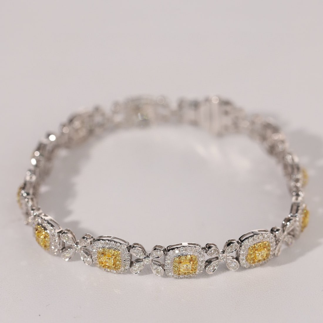 14k Gold 2.85 Ct Natural Color Diamond Bracelet - 4