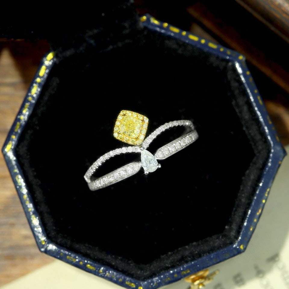 14k Gold 0.59 Ctw Natural Yellow Diamond & Diamond Ring - 4