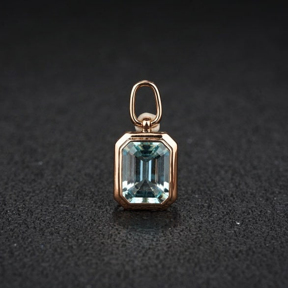 14k Gold 3.15 Ct Natural Aquamarine Pendant( Without Chain ) (1 of 8)