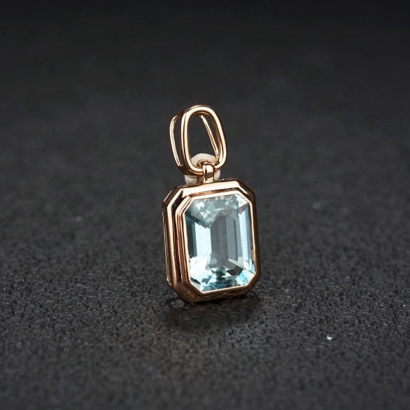 14k Gold 3.15 Ct Natural Aquamarine Pendant( Without Chain ) - 2