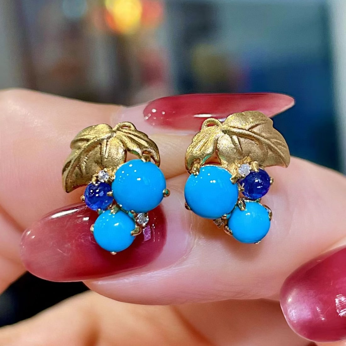 14k Gold 2.01 Ctw Natural Blue Turquoise & Sapphire Earrings: Ref:231115216 // gold content:14k gold // main gemstone:blue turquoise // shape:round // carat weight:1. 68ct // color:blue // treatment:natural // cut grade:g // // adjacent gemstone 2 : sapphire