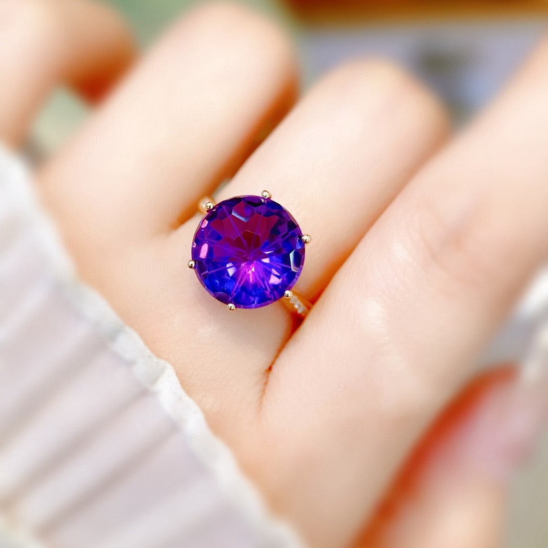 14k Gold 5.45 Ctw Natural Amethyst & Diamond Ring - 3