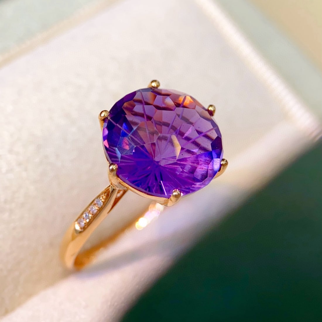 14k Gold 5.45 Ctw Natural Amethyst & Diamond Ring - 4