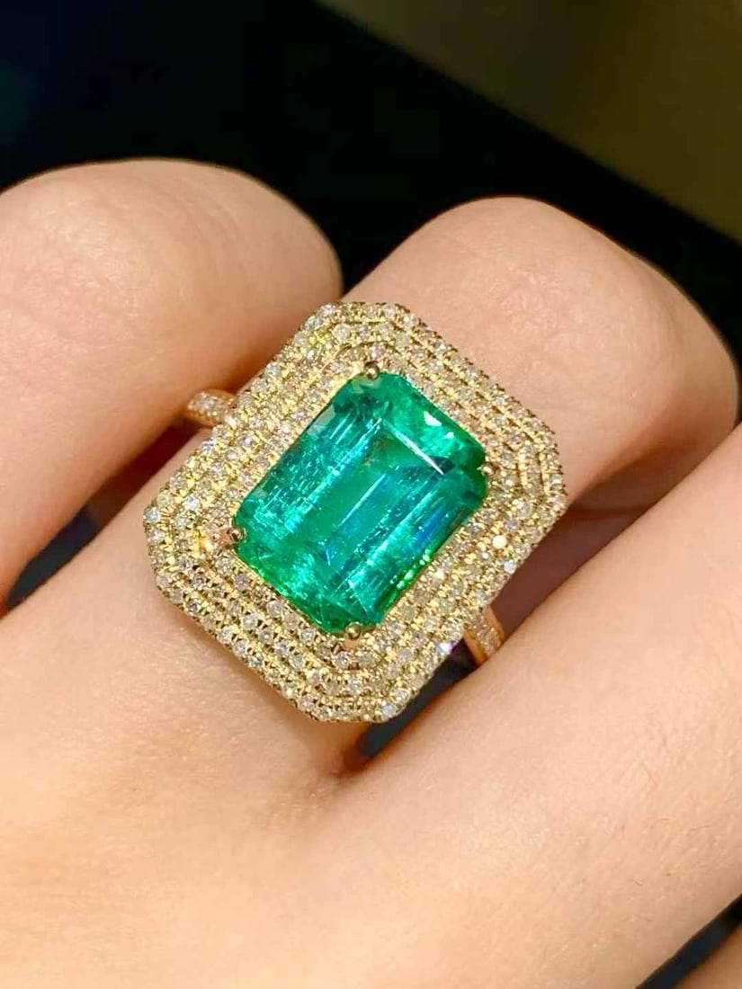 14k Gold 3.2 Ct Natural Emerald & Diamond Ring: Ref:231115237 // gold content:14k gold // ring size:7. 25us // // main gemstone:emerald // shape:octagonal // carat weight:3. 2ct // color:green // treatment:natural // // adjacent gemstone 2 :