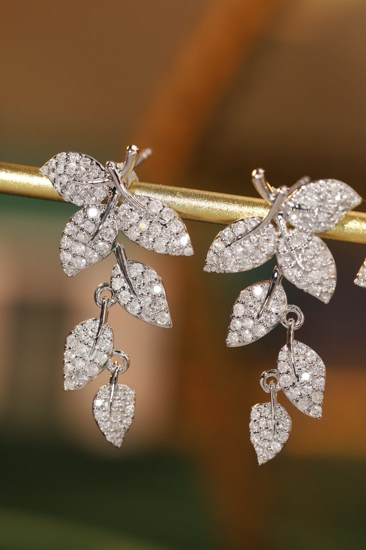 14k Gold 1.1 Ct Natural H Diamond Earrings: Ref:231115242 // gold content:14k gold // main gemstone:diamond // shape:round // carat weight:1. 1ct // clarity grade:vs-si // color:h // treatment:natural // cut grade:g // Condition: NewLow