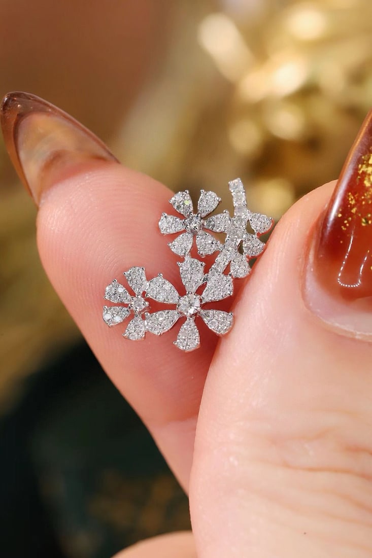 14k Gold 0.6 Ct Natural H Diamond Earrings - 6