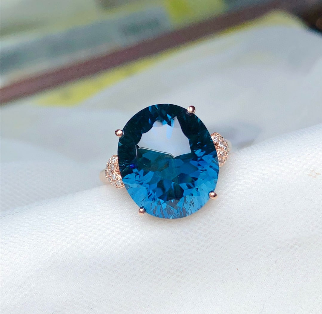 14k Gold 10.45 Ct Natural Topaz & Diamond Ring - 6