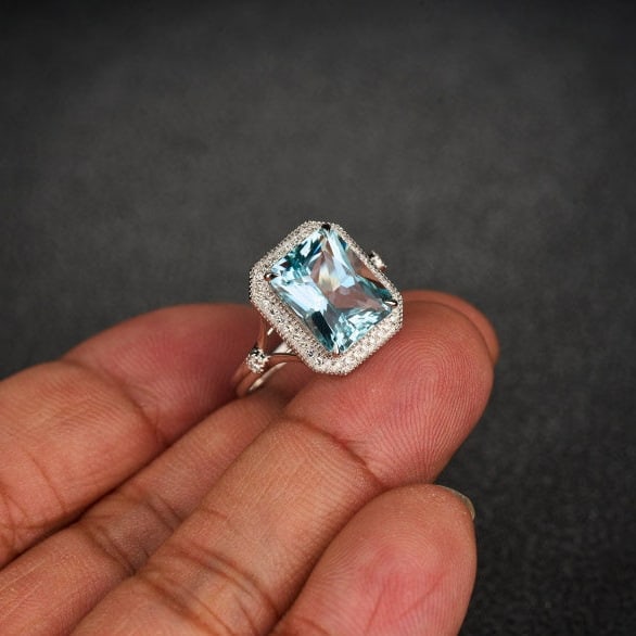 14k Gold 3.92 Ct Natural Aquamarine & Diamond Ring - 7