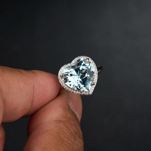 14k Gold 4.42 Ct Natural Aquamarine & Diamond Ring - 8