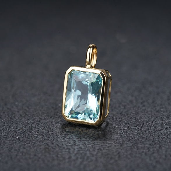 14k Gold 3.85 Ct Natural Aquamarine Pendant( Without Chain ) - 3