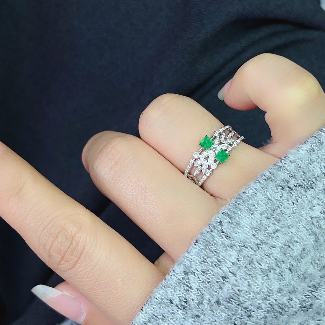 14k Gold 0.65 Ct Natural Emerald & Diamond Ring - 6