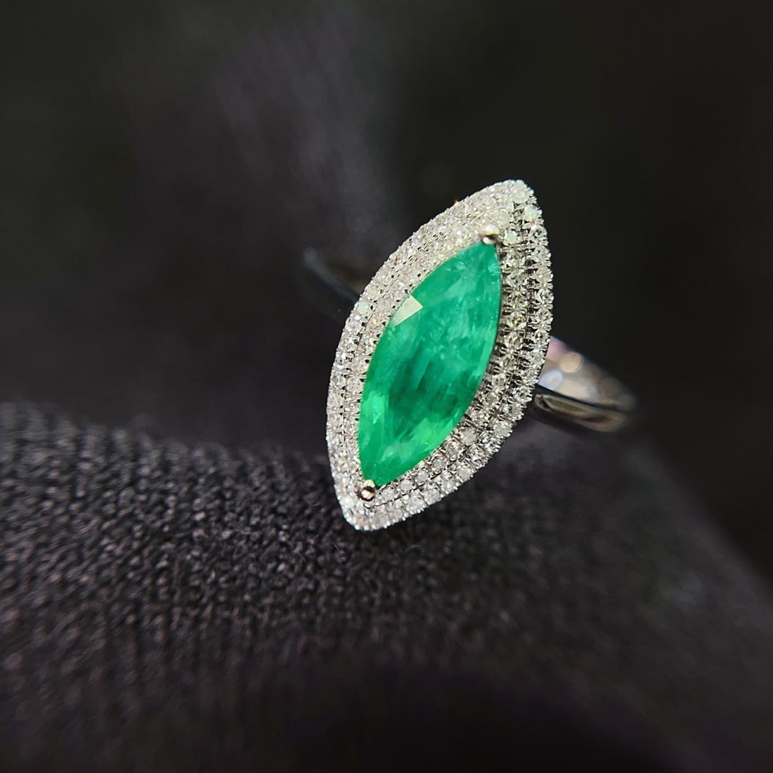 14k Gold 1.00 Ct Natural Emerald & Diamond Ring - 2