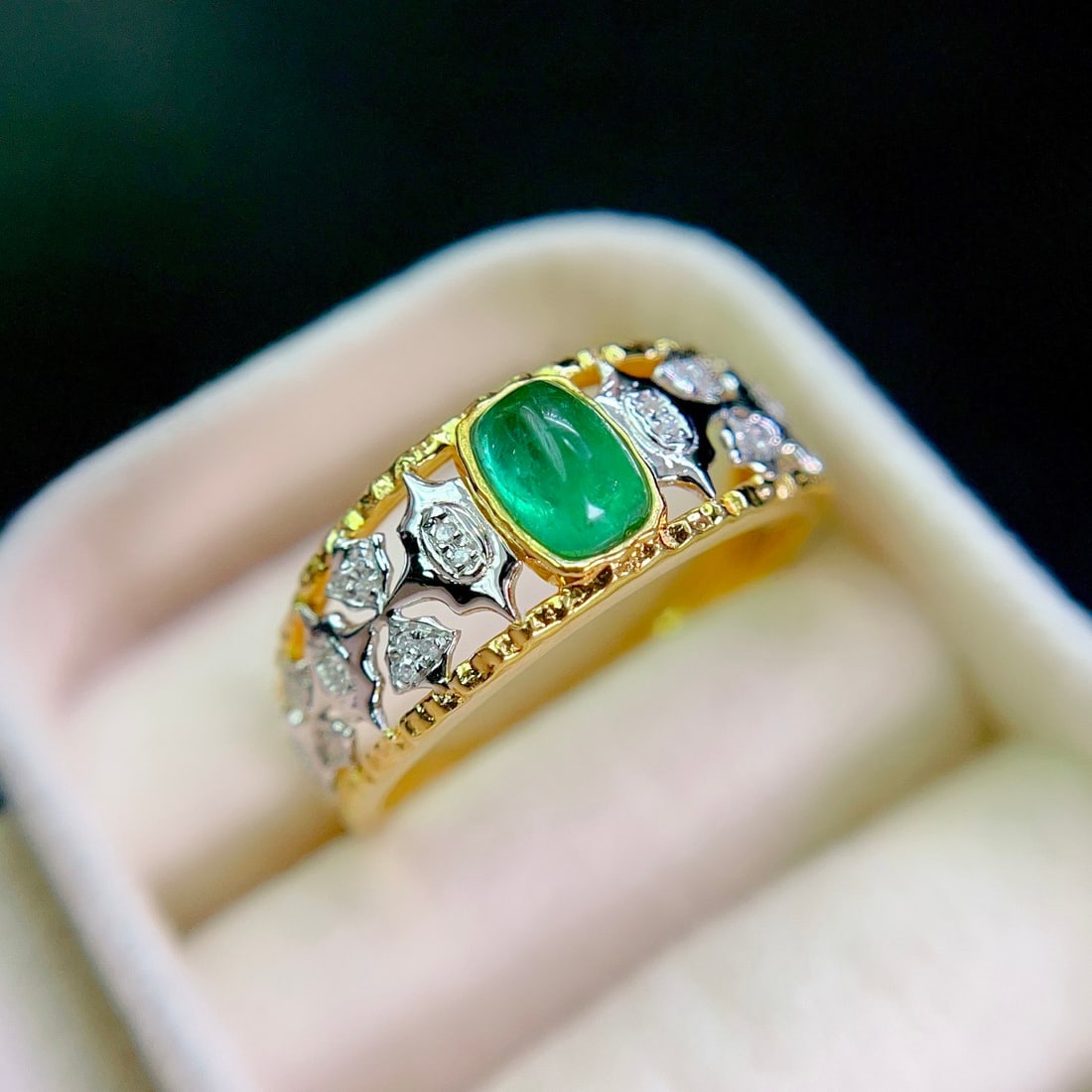 14k Gold 0.70 Ct Natural Emerald & Diamond Ring - 3